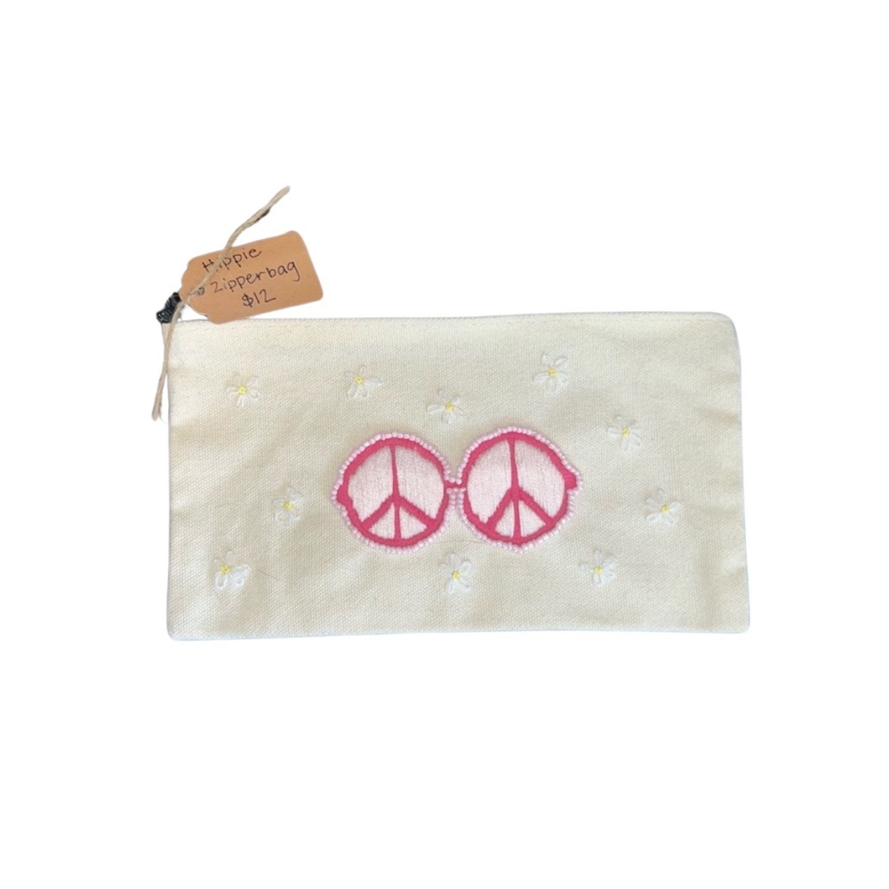 Floral Embroidered Zipper Pouch​